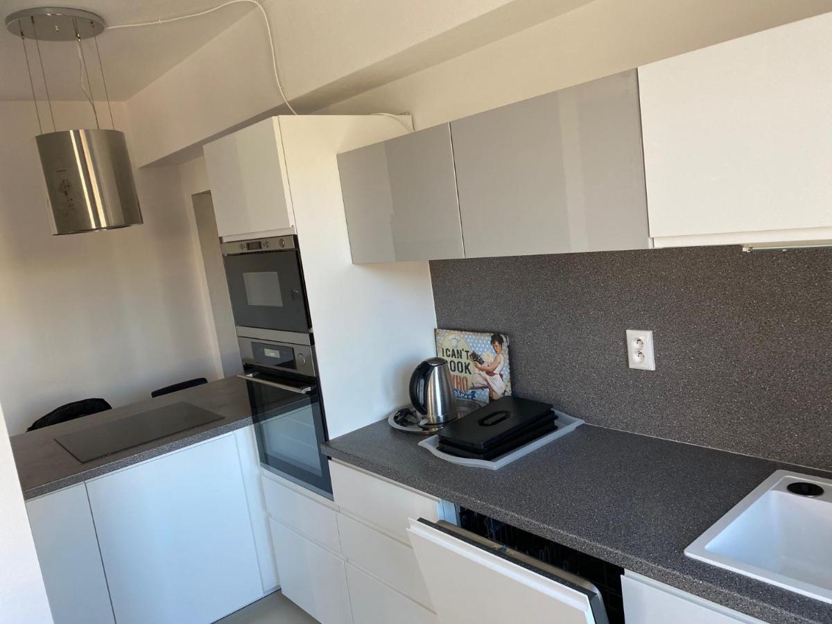 Apartman "Dunaj" Private Parking - Klimatizacia Шаморін Екстер'єр фото